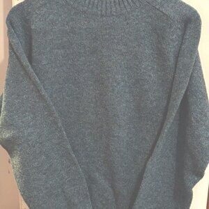 íxi:z Sweater Preowned Great For Cold Weather Christmas Gift Fathers Day